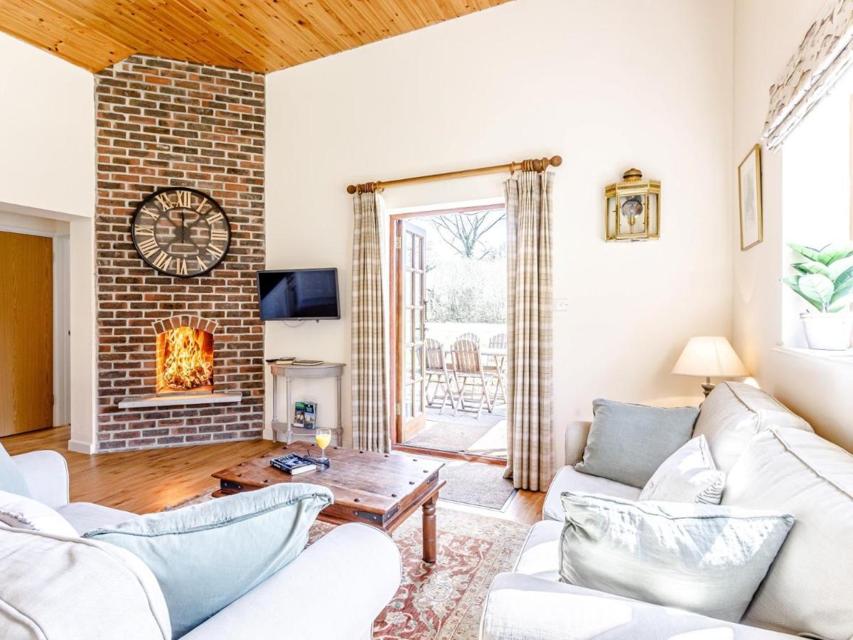 2 Bed In Dorchester 75243 Frampton  Bagian luar foto
