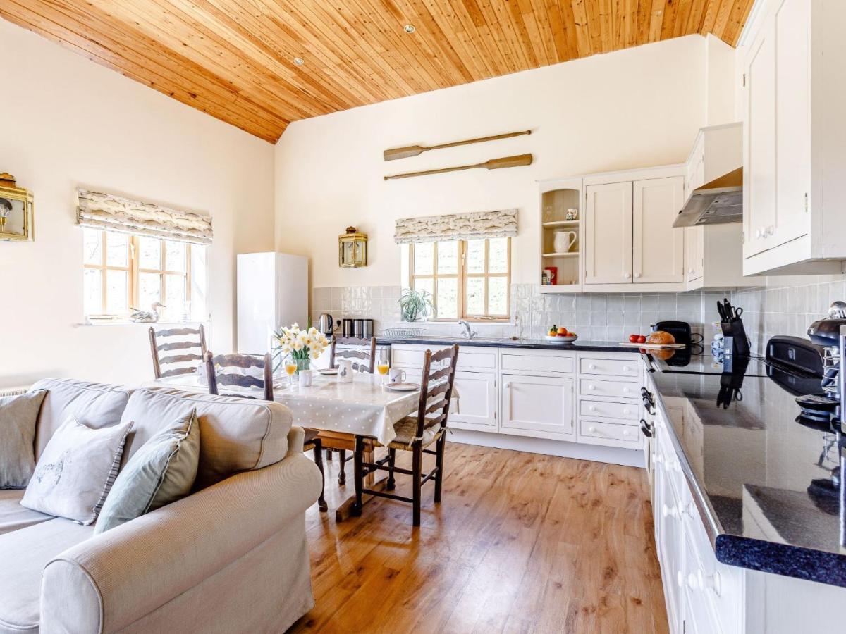 2 Bed In Dorchester 75243 Frampton  Bagian luar foto